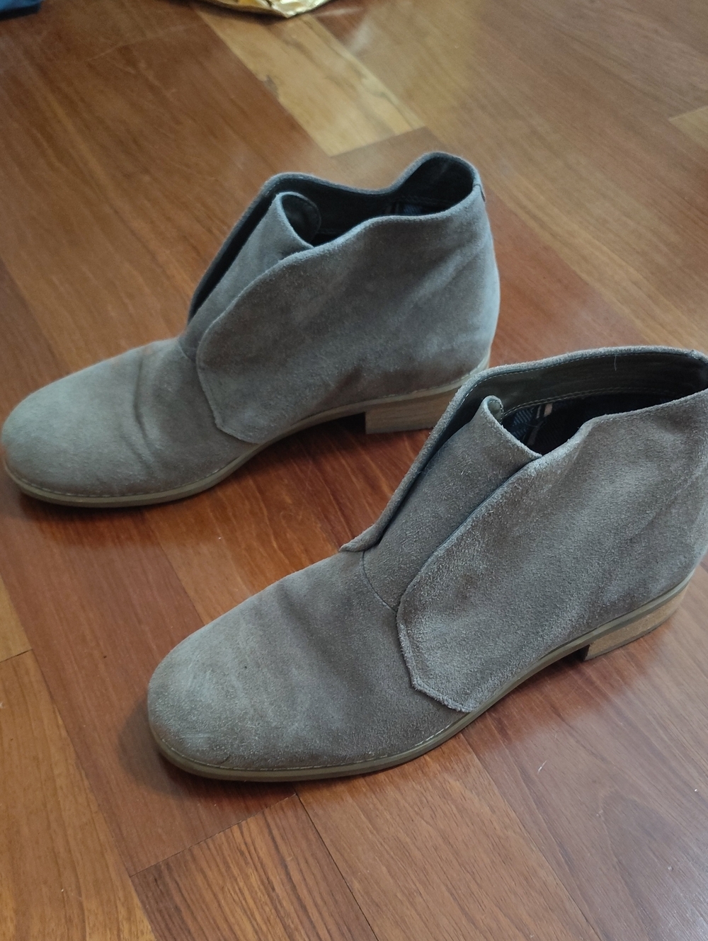 Blondo Suede Chukka Boots in Taupe Sz 9